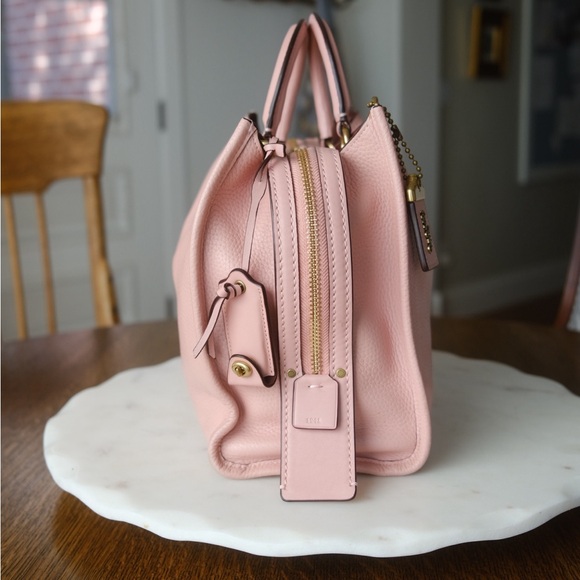 Coach Rogue 30 - Picture 2 of 16